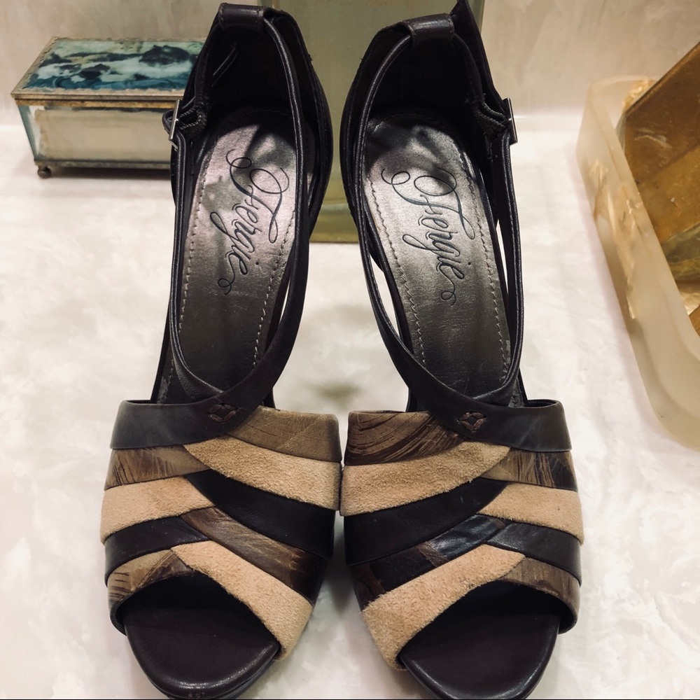 Fergie heeled sandals, brown & tan leather, Sz 8.5 - Picture 2 of 9